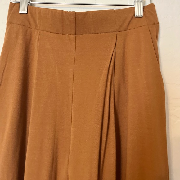 NEW! Camel pleated wide leg trouser - Picture 2 of 3